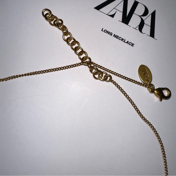 Gold sea shell necklace - Picture 5 of 5